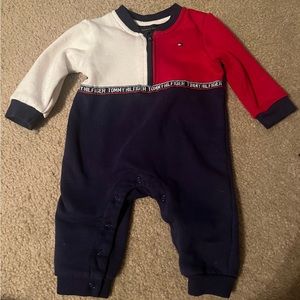 Tommy Hilfiger onesie 3m
